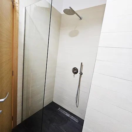 Magnet 3 Self Check In * 티라나